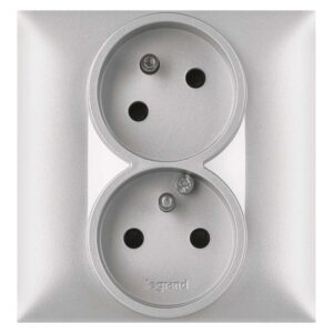 Legrand Nil. Step zásuvka dvojnásobná